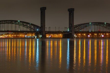Штрихкод ночного Петербурга