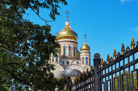 Золото куполов.