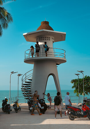 Lighthouse Maenam
