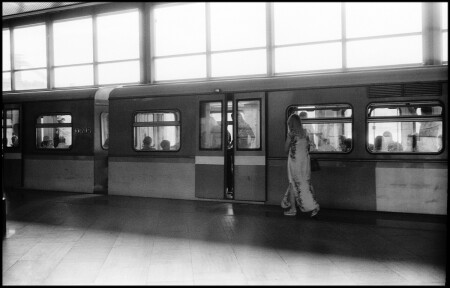 Впустите даму