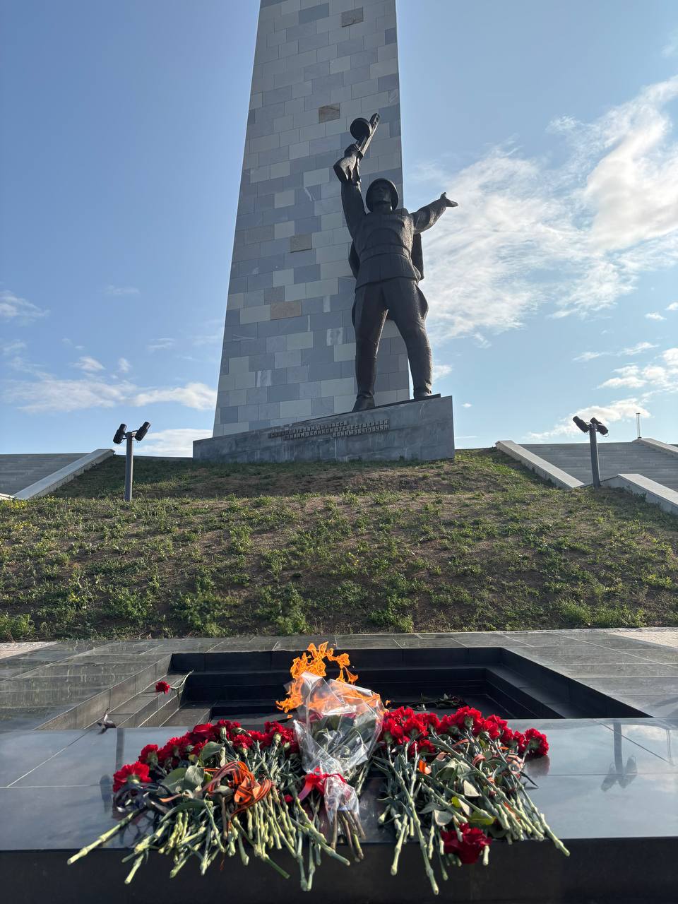 Послушай ветры над Саур-Могилой...