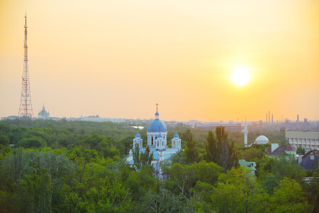 Восход Солнца над Мариуполем