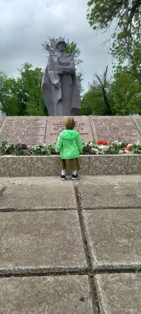 Подвиг ваш - благодарные чтят потомки