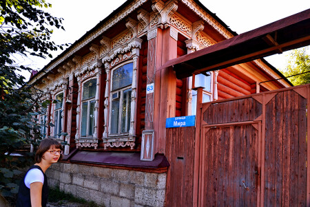Старый дом, красив и крепок.
