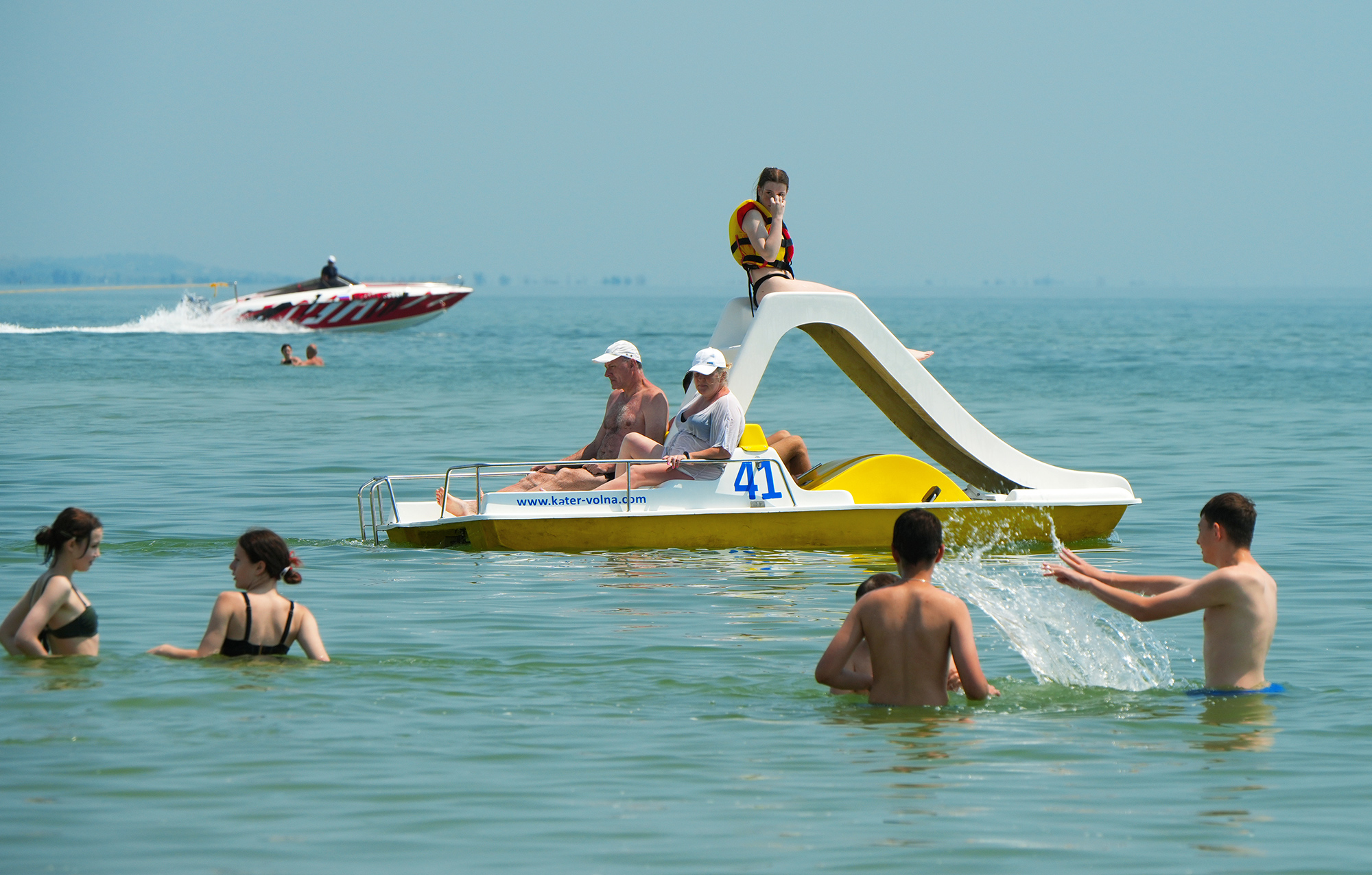 Курортный досуг на Азовском море