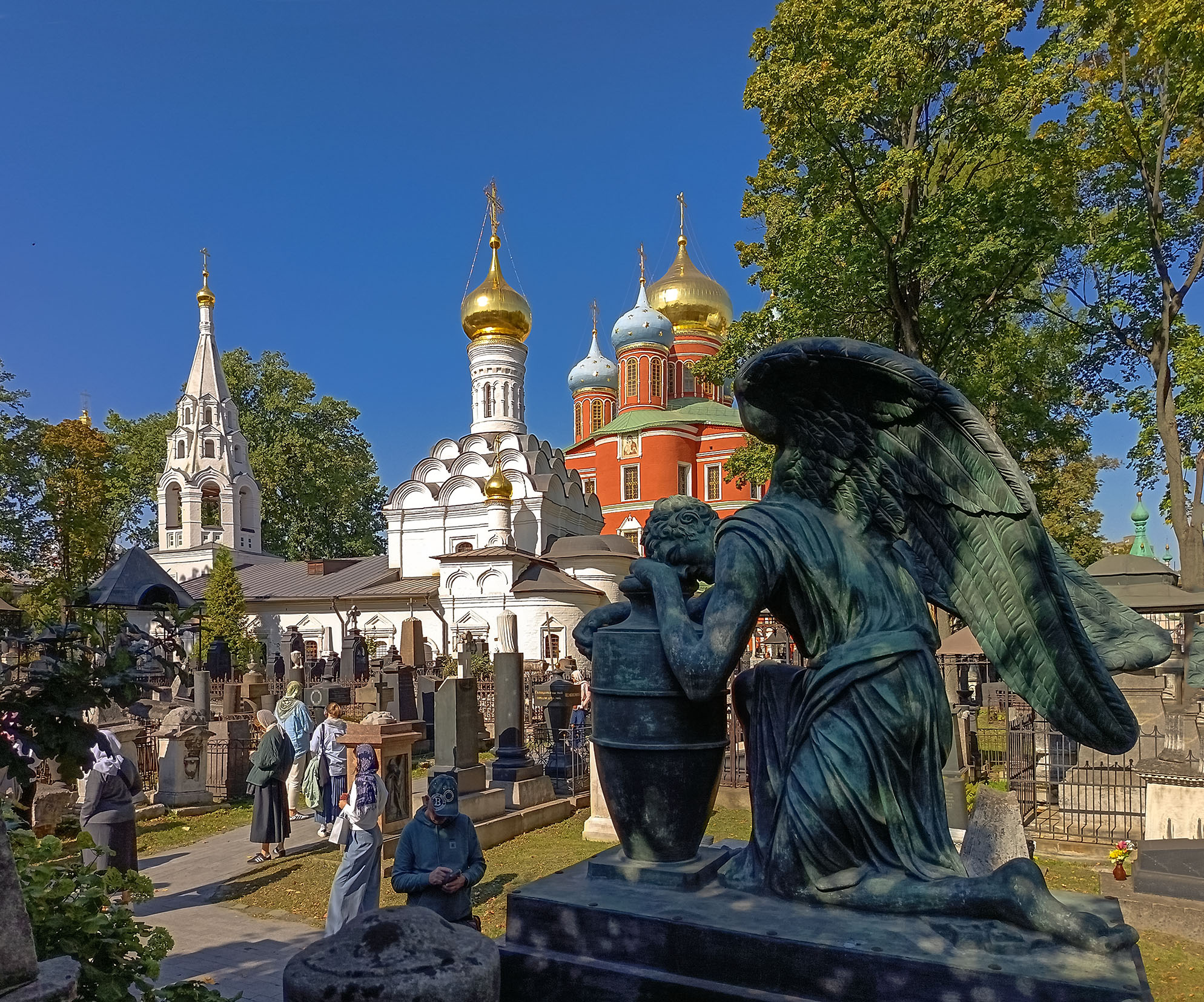 Донской некрополь.