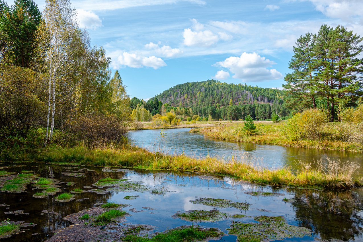 Где воды ключей сливаются с рекой 