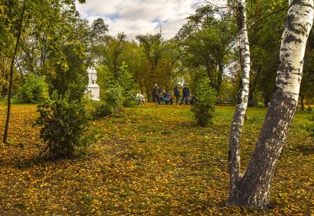 Отдых в старом парке...