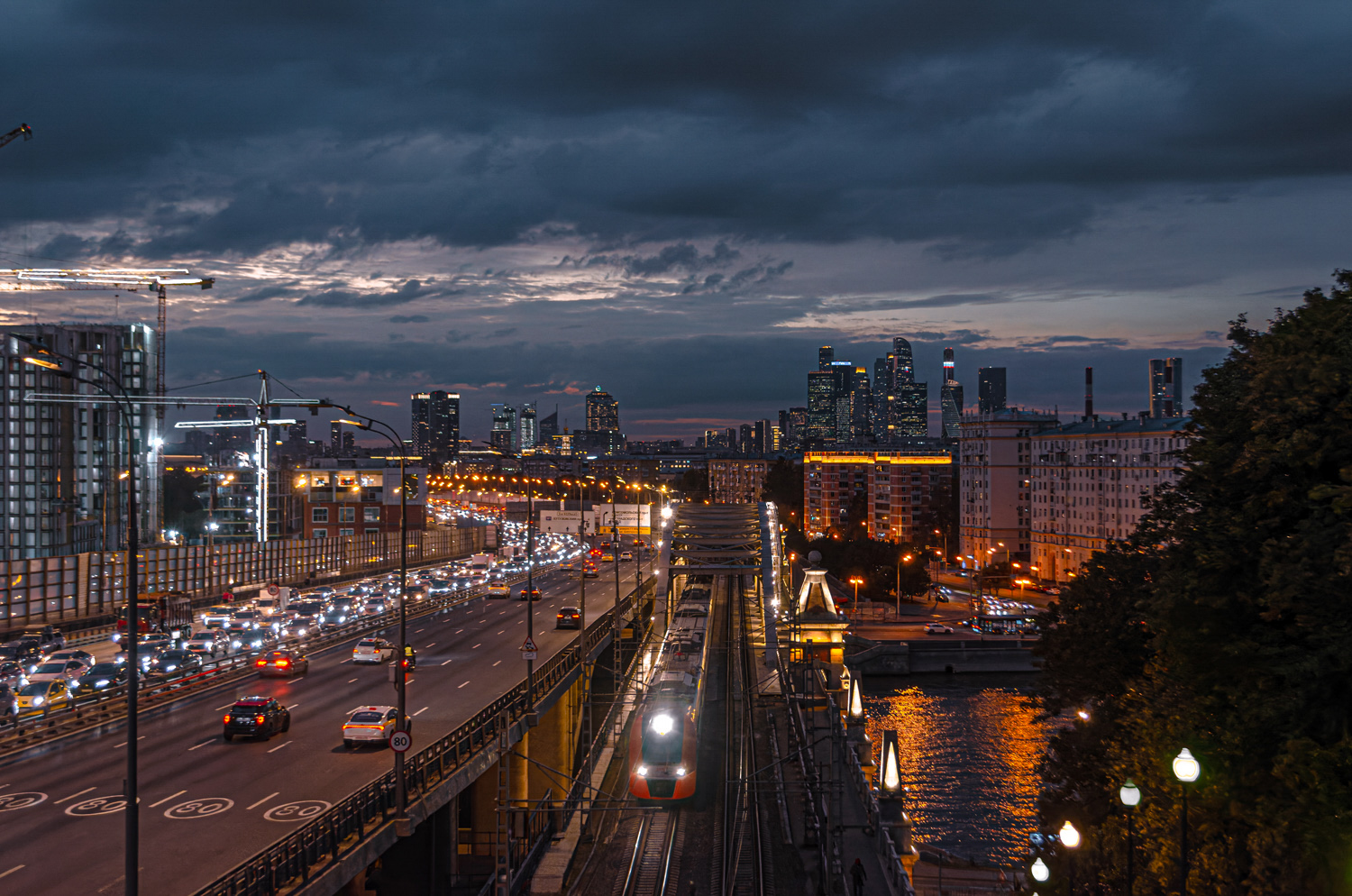 Вечер. Москва. Час-пик