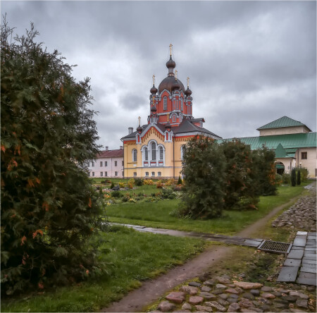 Церковь Воздвижения Креста Господня (Тихвин)