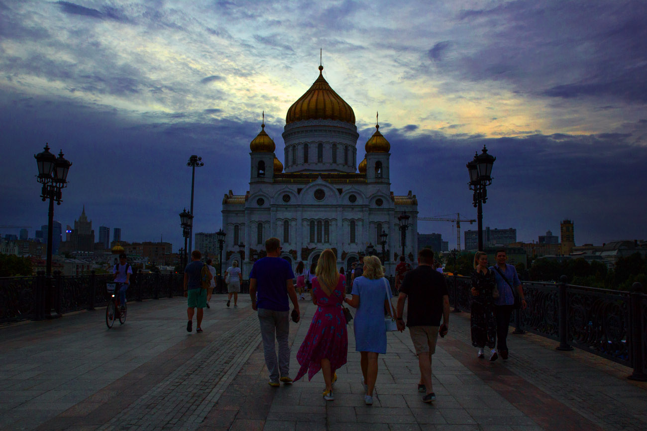 Вечерние прогулки у Храма