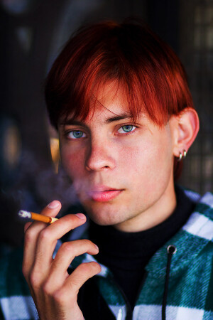 Лёд глаз и дым от сигарет