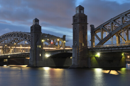 СП. Большеохтинский мост (он же Петра Великого).