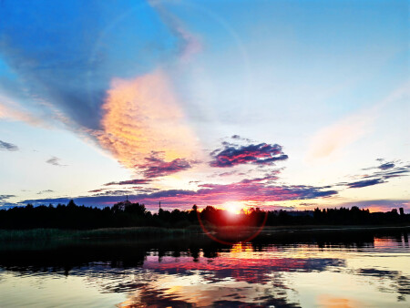 Жар-птица над северным озером