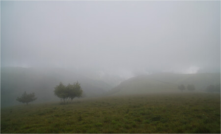 За облаками