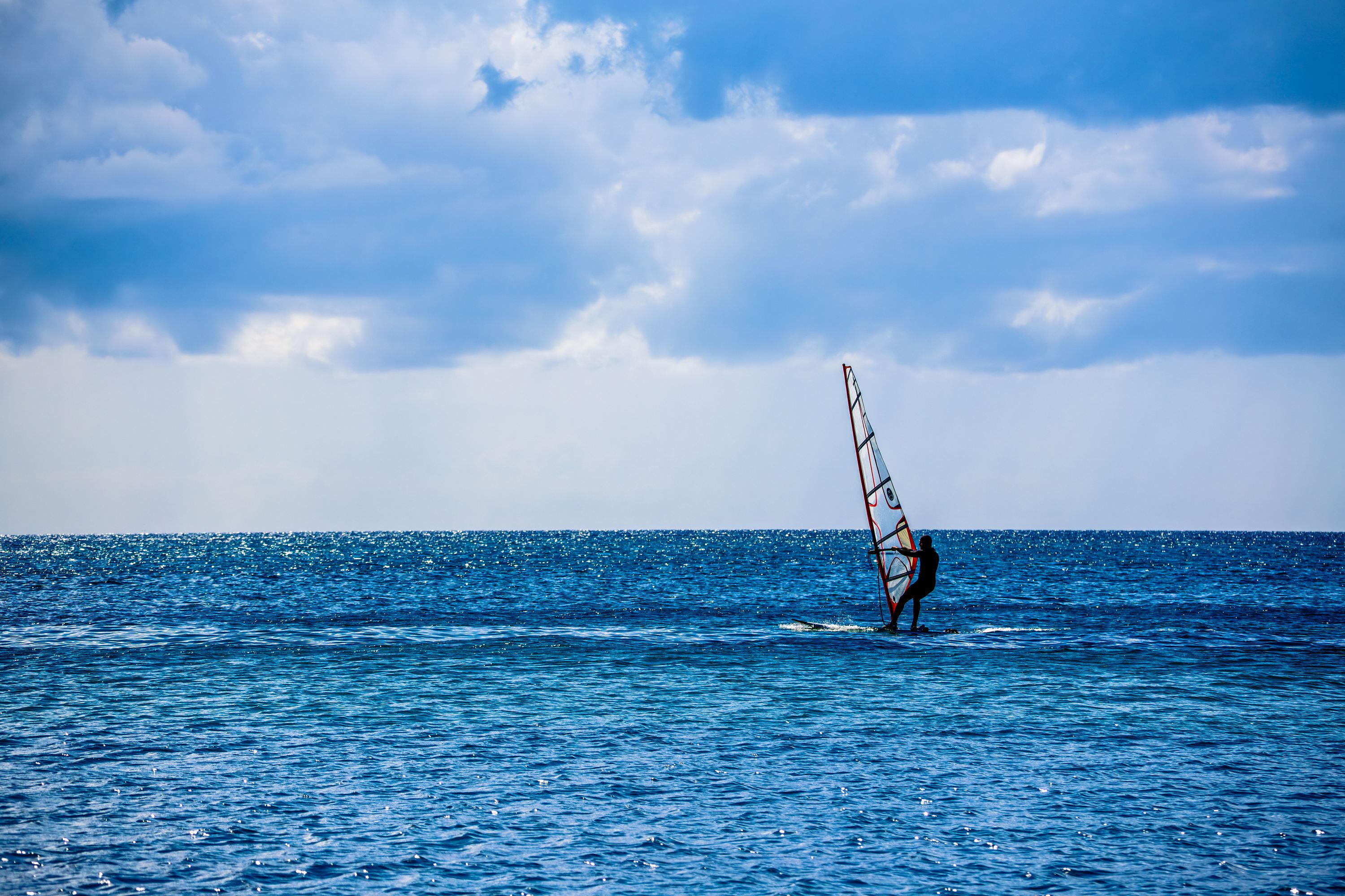 Виндсёрфингист