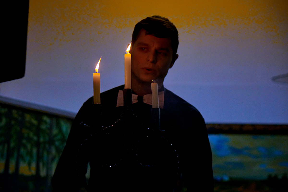 Свеча погасла...