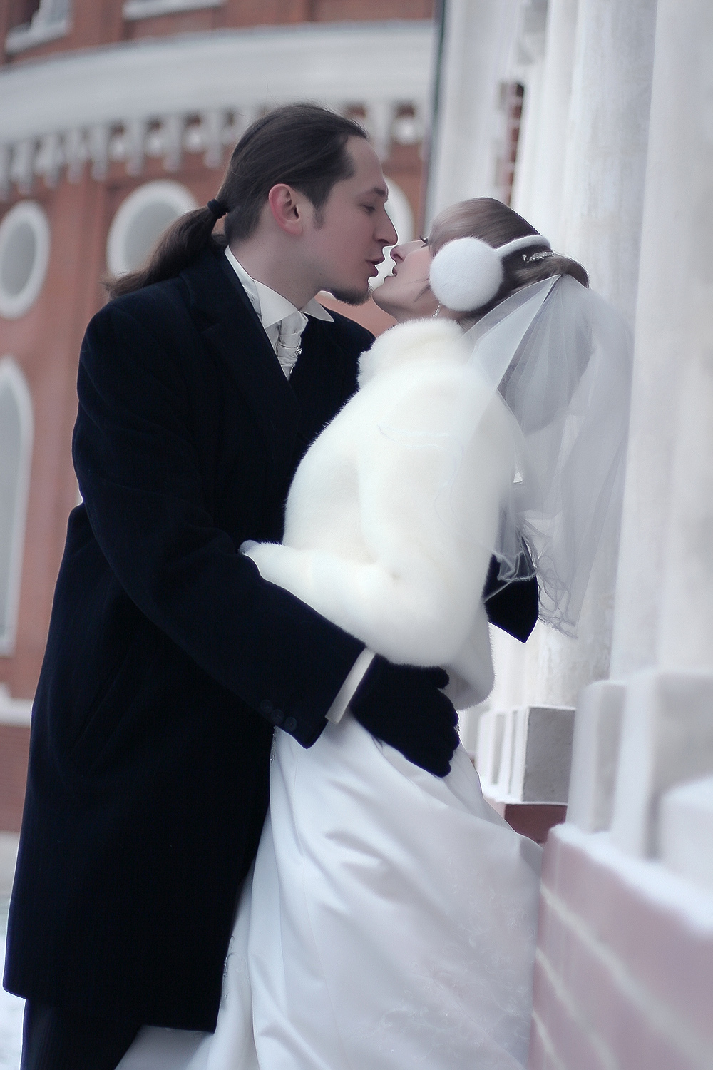 Молодожены