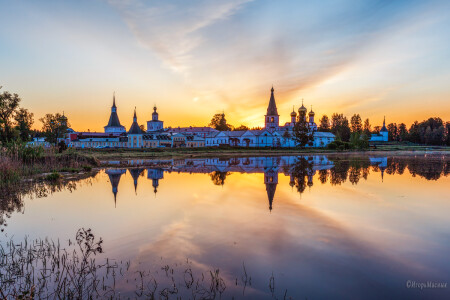 В Валдае, летним утром.