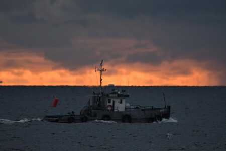 "Ангел" на закате