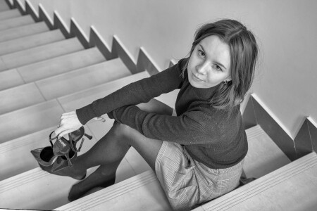 на ступенях