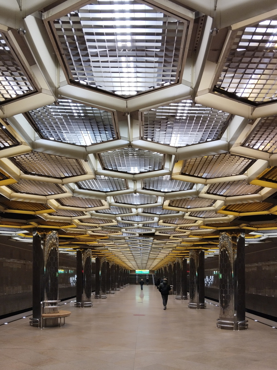 Улей в метро