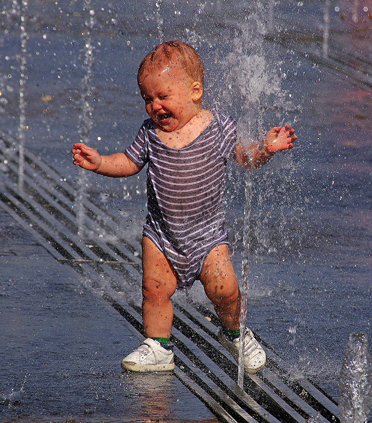 Искупался в фонтане