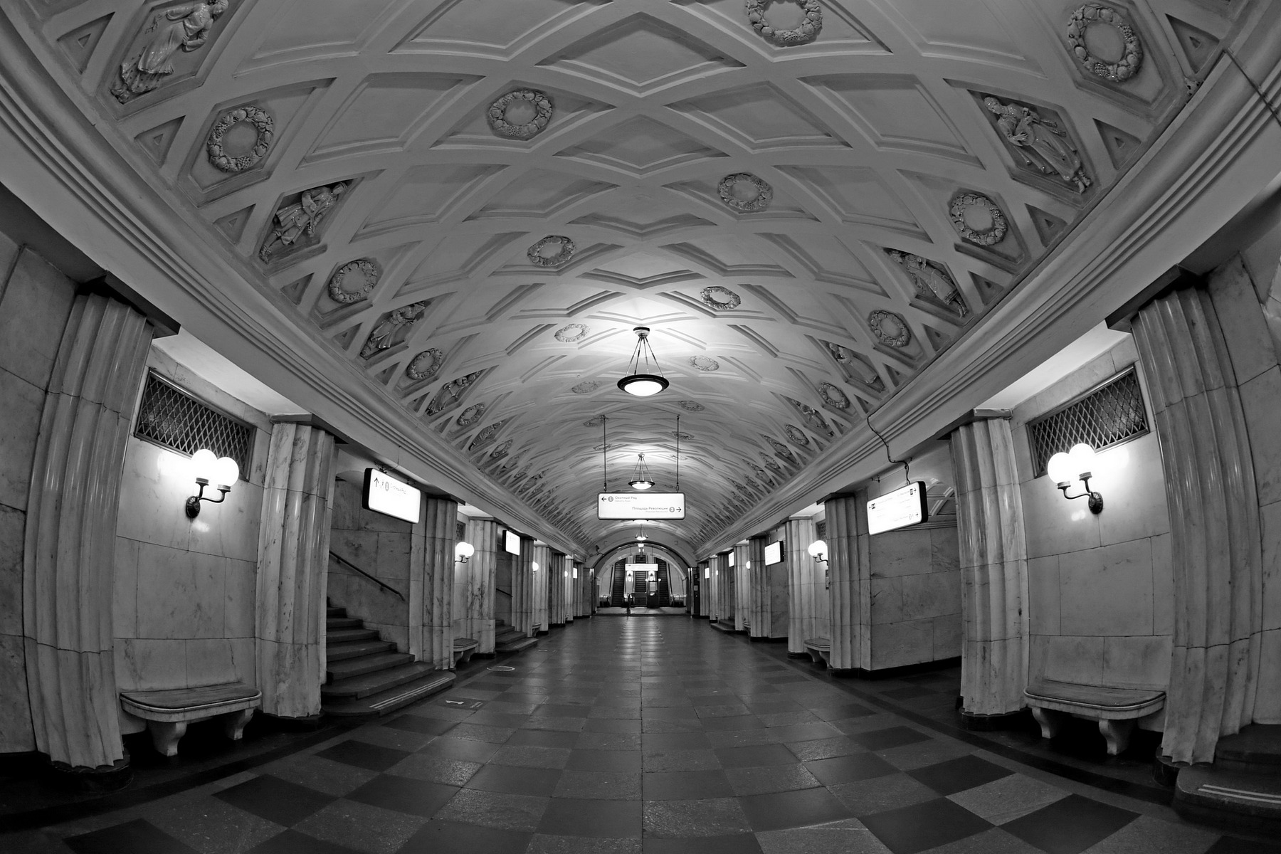 Московское метро. Театральная