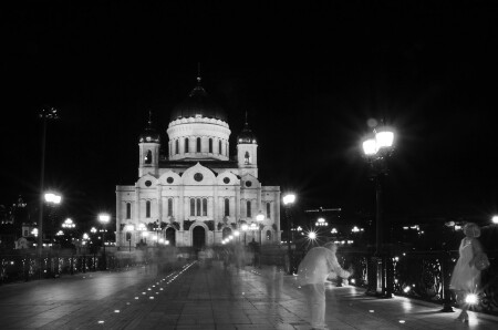 вечер у храма