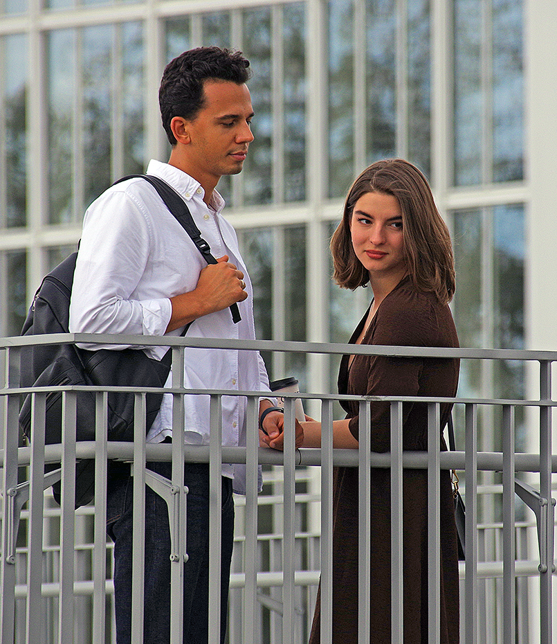 Он ждёт ответа