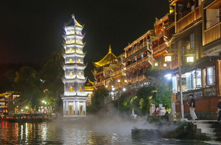 тёплый вечер у воды...