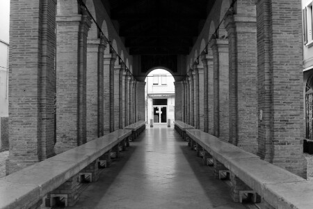 Бывшие рыботорговые ряды в Римини (Италия)