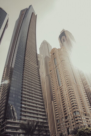 Небоскребы, небоскребы, а я маленький такой...