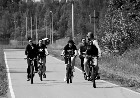 Крошки мои, за мной!