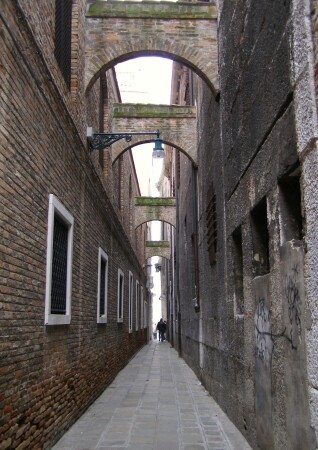 Улочки старинных городов...