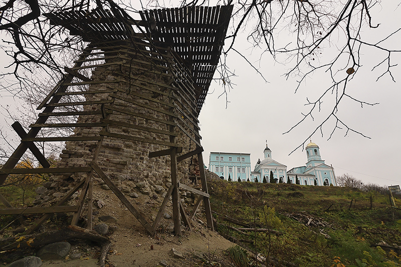 Духовная семинария у Смоленской крепости