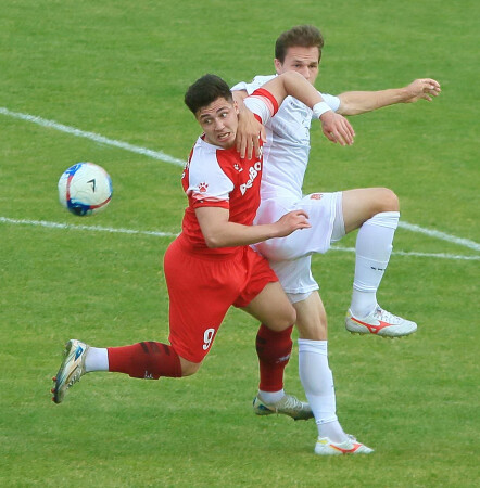 Про футбол.