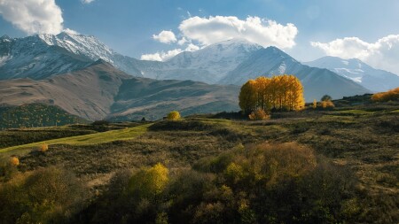 На перевале, в горах Осетии