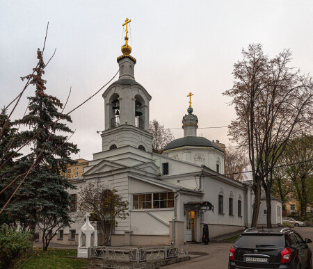 Храм Покрова Пресвятой Богородицы на Лыщиковой горе в Москве.
