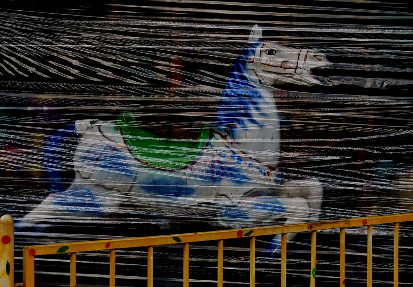 Без всадника.