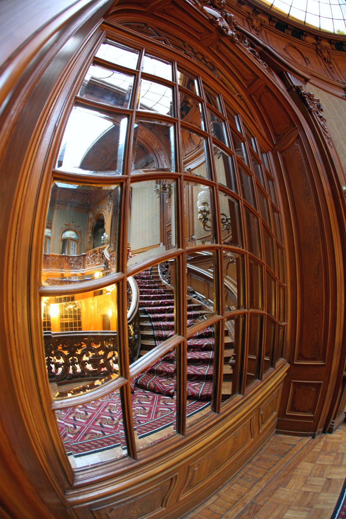 Зазеркалье