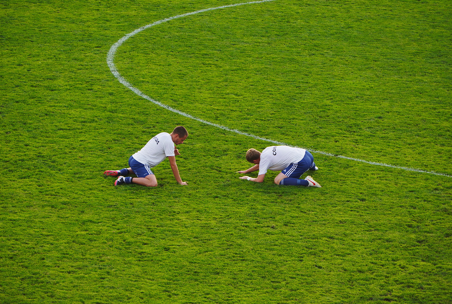 Судья свисток потерял.