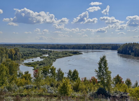 Катунь и облака