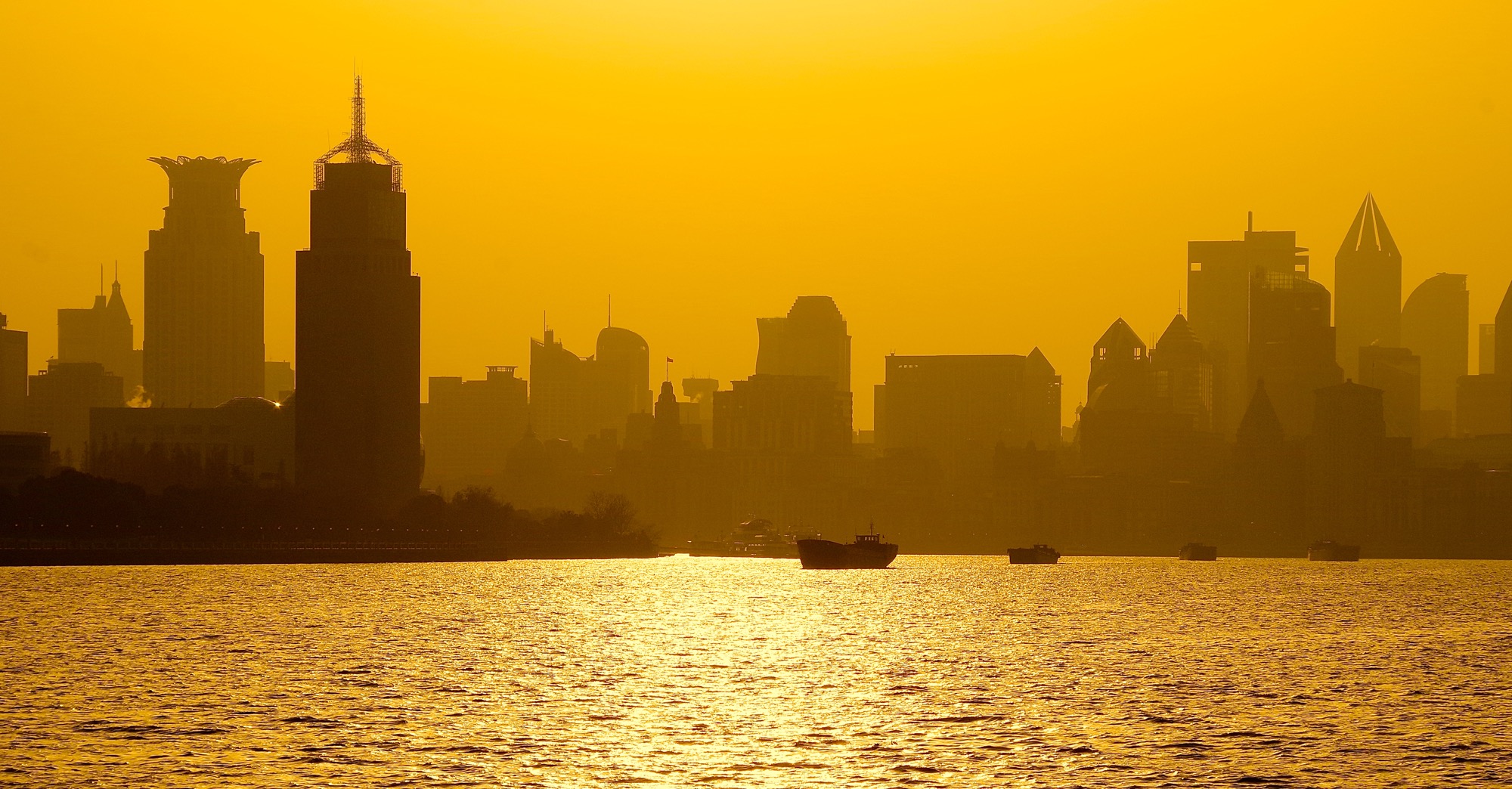 На берегу мутной Хуанпу