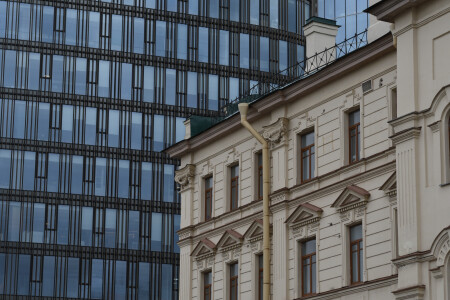 Архитектурные контрасты Петербурга