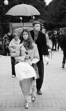 Не догадываясь о лицедействе