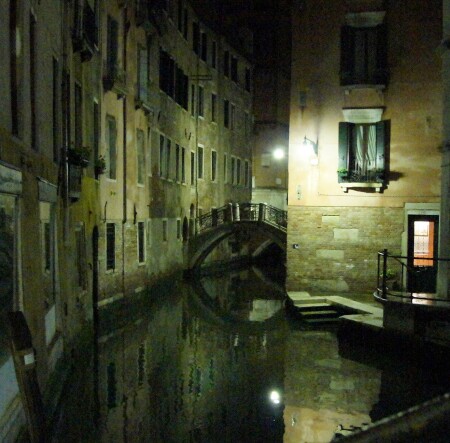 Венеция. Ночь.