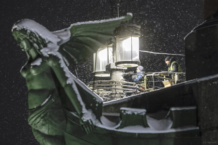 Куда-то плывёт... С-Пб., ноябрь 2025.