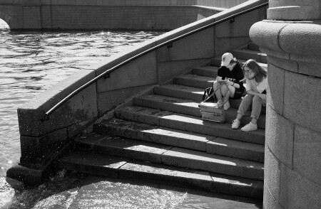 На набережной