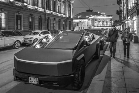 У цирка стояла карета... Караванная улица. С-Пб., 2025.